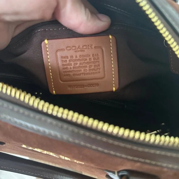COACH Suede Large Rowan - Picture 4 of 5